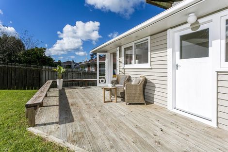 Photo of property in 2/13 Manuka Road, Bayview, Auckland, 0629