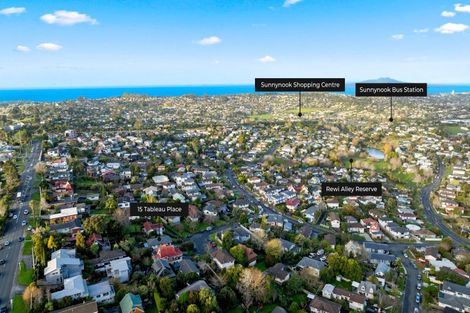 Photo of property in 15 Tableau Place, Totara Vale, Auckland, 0629