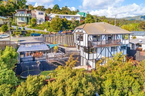 Photo of property in 28 Castle Crescent, Stokes Valley, Lower Hutt, 5019