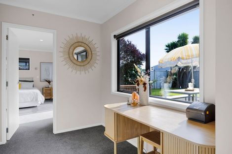 Photo of property in 4 James Drive, Bell Block, New Plymouth, 4312