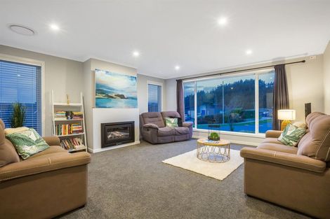 Photo of property in 16 Schooner Drive, Whitby, Porirua, 5024