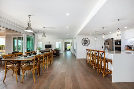 Photo of property in 87 Rutherford Drive, Waikanae Beach, Waikanae, 5036