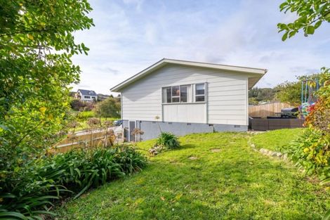 Photo of property in 51 Blueberry Grove, Timberlea, Upper Hutt, 5018