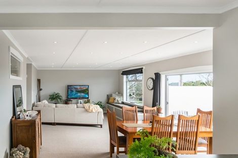 Photo of property in 7 Burns Street, Westown, New Plymouth, 4310