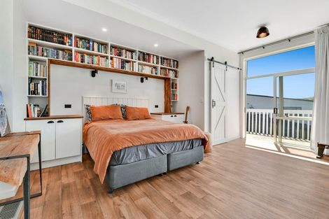 Photo of property in 4 Forlong Rise, Helensville, 0800