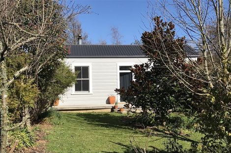 Photo of property in 9 Grammar Street, Kimbolton, 4777