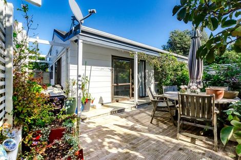 Photo of property in 34 Olive Terrace, Paraparaumu Beach, Paraparaumu, 5032