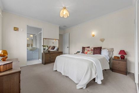 Photo of property in 8 Vanderbilt Parade, Albany, Auckland, 0632