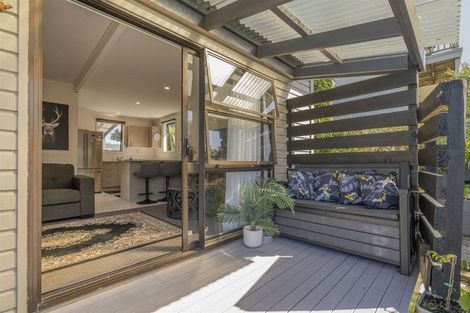 Photo of property in 2 Ridge Road, Tairua, 3508