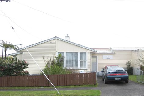 Photo of property in 20 Holford Street, Westown, New Plymouth, 4310