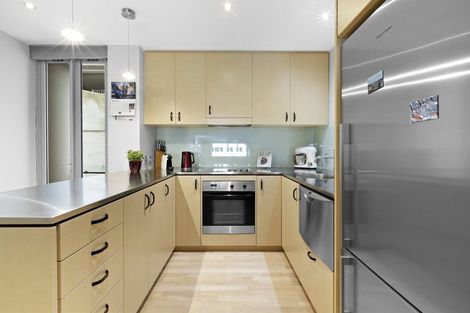 Photo of property in Sanctum Apartment, 10 Ebor Street, Te Aro, Wellington, 6011