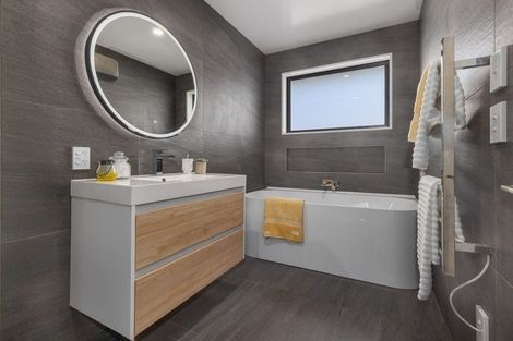 Photo of property in 21a Victoria Street, Levin, 5510