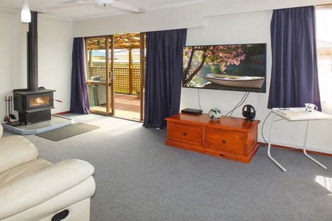 Photo of property in 18 Johnston Street, Foxton, 4814