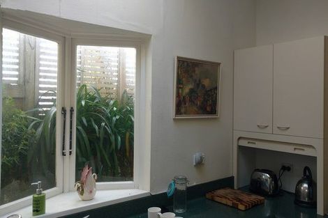 Photo of property in 41 Tio Tio Road, Miramar, Wellington, 6022