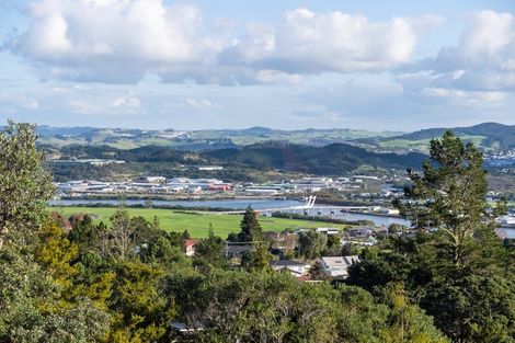 Photo of property in 118 Memorial Drive, Parahaki, Whangarei, 0112