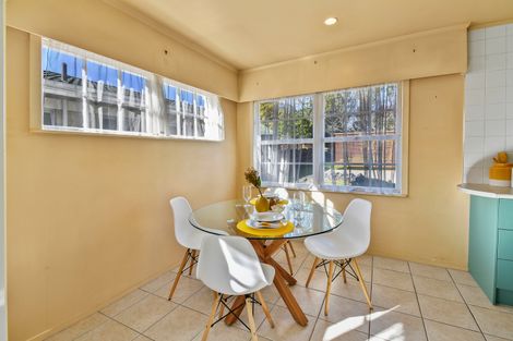 Photo of property in 22 Sunnypark Avenue, Rosehill, Papakura, 2113