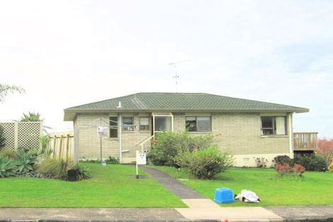Photo of property in 2/38 Albatross Road, Red Beach, 0932