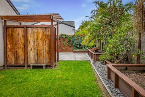 Photo of property in 11 Huntaway Lane, Te Atatu Peninsula, Auckland, 0610