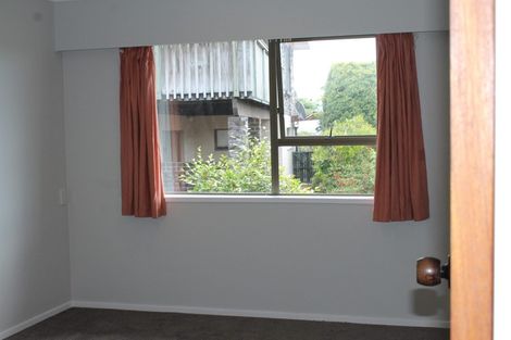 Photo of property in 2/33 Tyrian Close, Half Moon Bay, Auckland, 2012