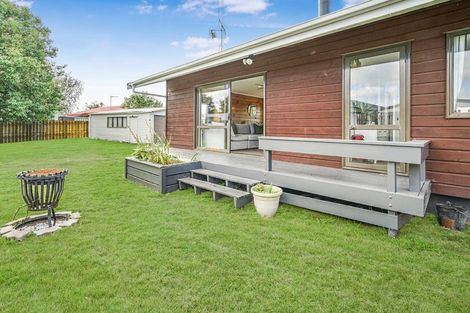 Photo of property in 14 Kentucky Crescent, Nawton, Hamilton, 3200