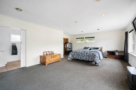 Photo of property in 140 Wainuiomata Road, Wainuiomata, Lower Hutt, 5014