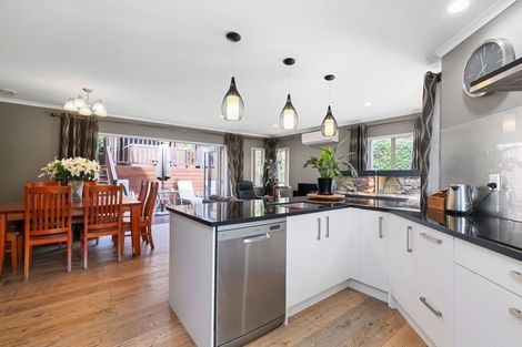 Photo of property in 20 Kate Sheppard Avenue, Torbay, Auckland, 0630