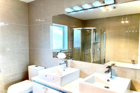 Photo of property in 66a Hutchinsons Road, Bucklands Beach, Auckland, 2014