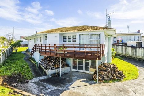 Photo of property in 65 Christmas Road, Manurewa, Auckland, 2102