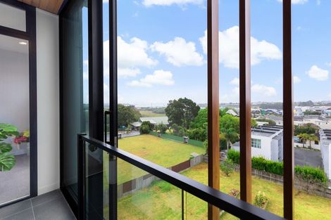 Photo of property in Frank Sargeson Apts, 308/80 Anzac Street, Takapuna, Auckland, 0622