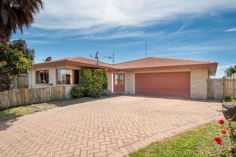 Photo of property in 45 Summerland Crescent, Papamoa Beach, Papamoa, 3118