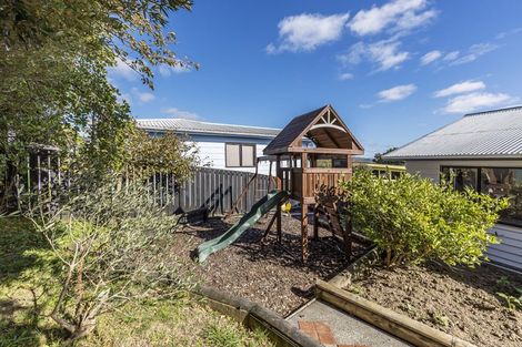 Photo of property in 54 Kahu Road, Paremata, Porirua, 5024