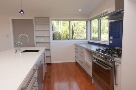 Photo of property in 11 Kotare Street, Waikanae, 5036