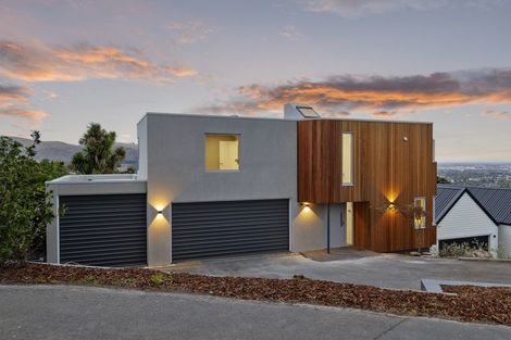 Photo of property in 283 Cannon Hill Crescent, Mount Pleasant, Christchurch, 8081