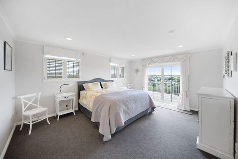 Photo of property in 19 Evelyn Road, Cockle Bay, Auckland, 2014