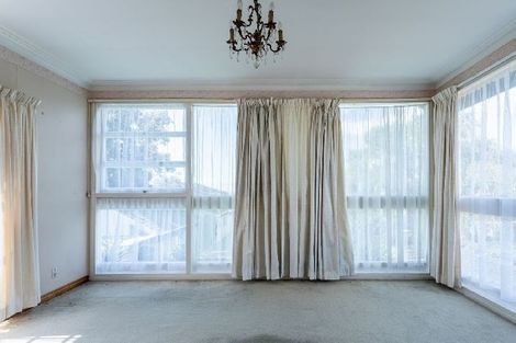 Photo of property in 475 Glenfield Road, Glenfield, Auckland, 0629