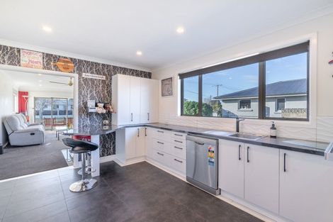 Photo of property in 14 Ballantrae Street, Wallacetown, 9816