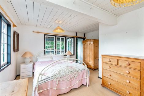 Photo of property in 1 Kohutuhutu Road, Raumati Beach, Paraparaumu, 5032