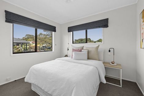 Photo of property in 118 Riversdale Drive, Merrilands, New Plymouth, 4312