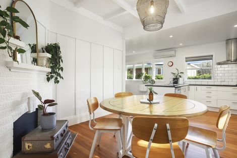 Photo of property in 58 Taylor Road, Mangere Bridge, Auckland, 2022