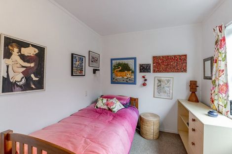 Photo of property in 12 Ara Kuaka, Waikanae Beach, Waikanae, 5036