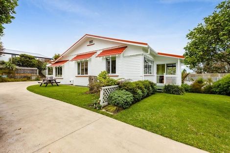 Photo of property in 4 Price Street, Westown, New Plymouth, 4310