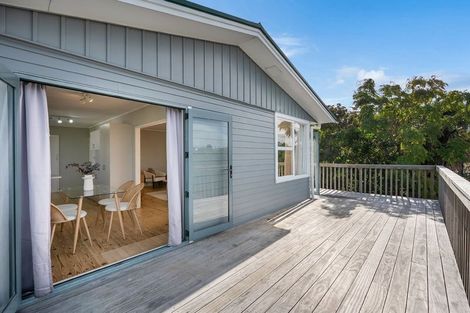 Photo of property in 897 East Coast Road, Northcross, Auckland, 0632
