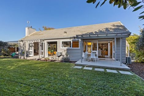 Photo of property in 17 Lydia Avenue, Northcote, Auckland, 0627