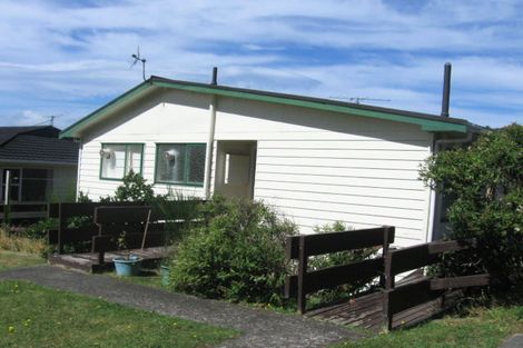 Photo of property in 1/49 Chartwell Drive, Crofton Downs, Wellington, 6035