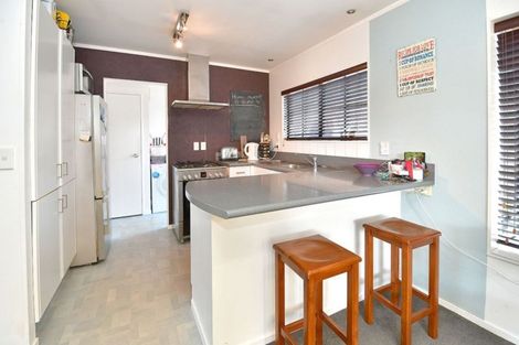 Photo of property in 37 Bay Street, Red Beach, 0932