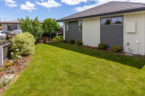 Photo of property in 8 Carteret Place, Aranui, Christchurch, 8061