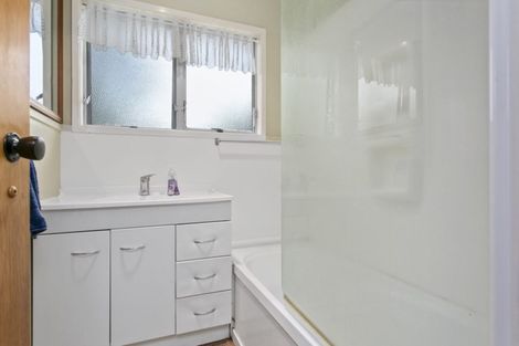 Photo of property in 8 Oxford Street, Tirau, 3410