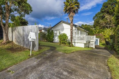 Photo of property in 39 Lavery Place, Sunnynook, Auckland, 0632