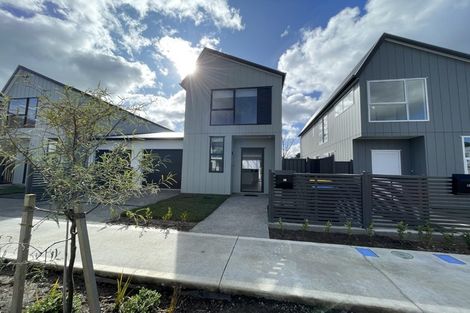 Photo of property in 18 Koreke Close, Kenepuru, Porirua, 5022