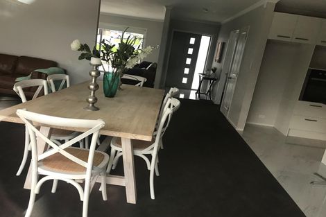 Photo of property in 3 Brian Cowley Place, Tuakau, 2121
